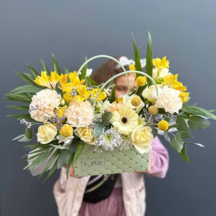 Сумочка с розами "Эпиа" в Иваново