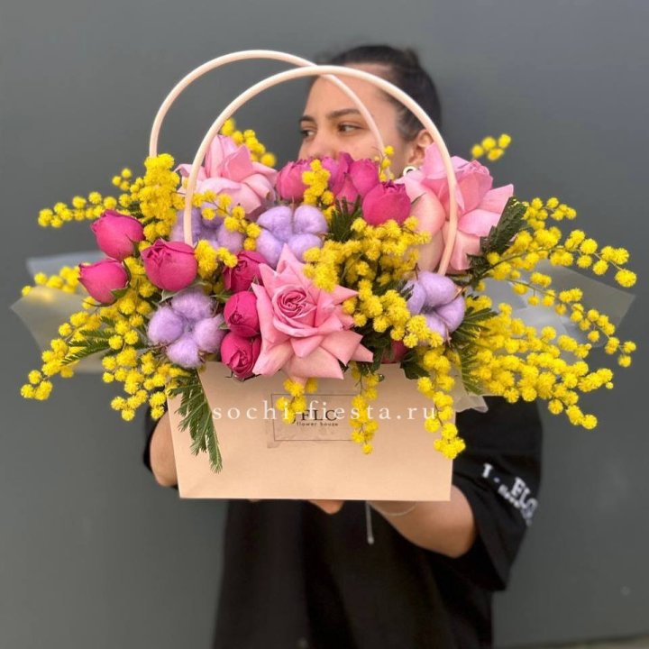 Сумочка мимозы и роз "Примавера" в Иваново