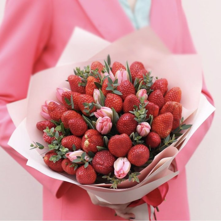 Тюльпаны и клубника в Иваново