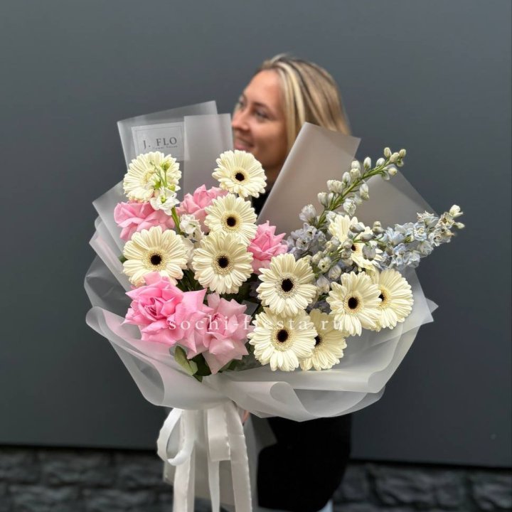 Букет роз и гербер в Иваново