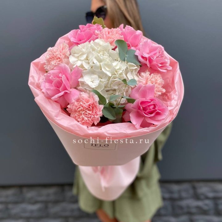  Букет роз и гортензии "Навола" в Иваново