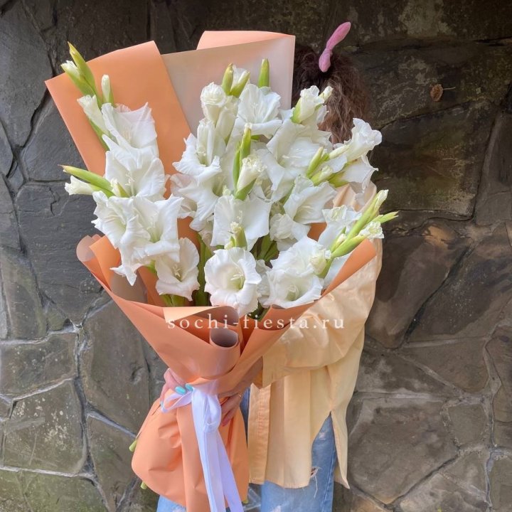 Букет белых гладиолусов  в Иваново