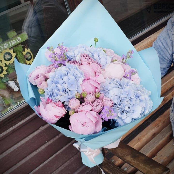 Букет с гортензиями "Блубери" в Иваново