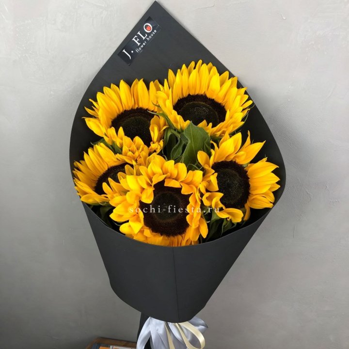 Букет из 5  подсолнухов в Иваново