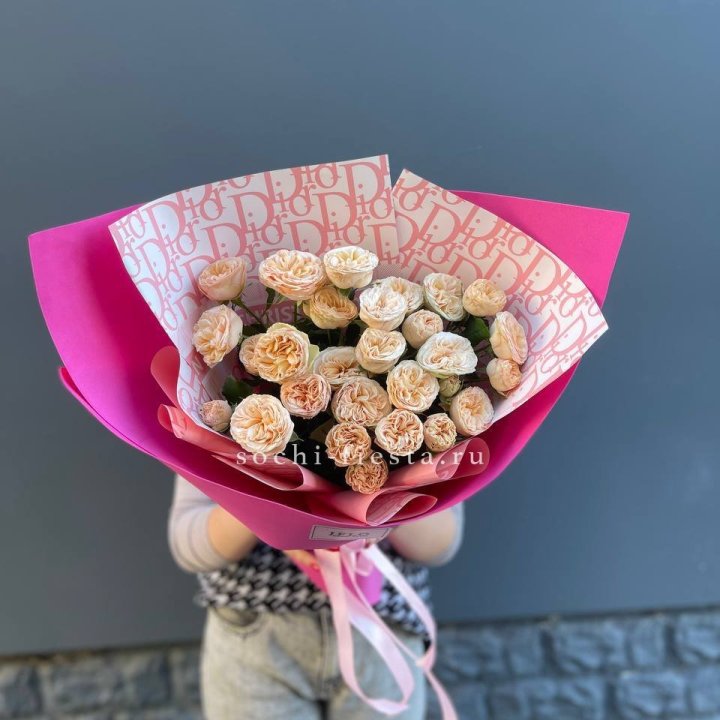 9 пионовидных роз в Иваново