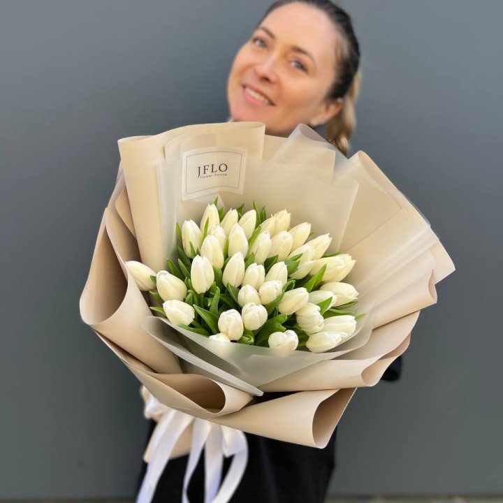 35 белых тюльпанов в Иваново