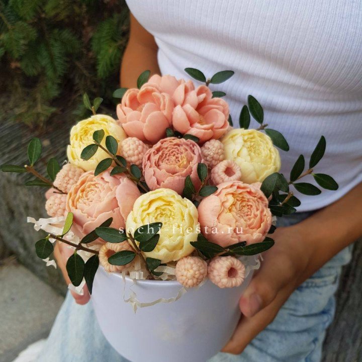 Шоколадный букет с ягодами в Иваново