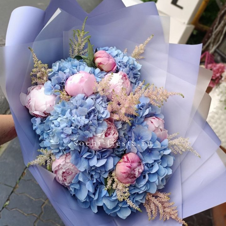 Дизайнерский букет с гортензией №3 в Иваново