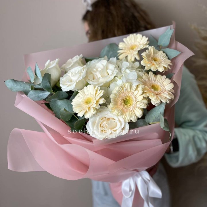 Букет роз, гортензии, гербер  в Иваново