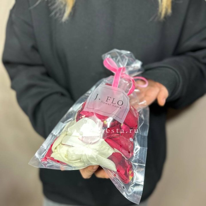 Лепестки роз в Иваново