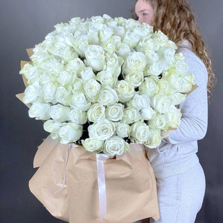 101 белая высокая импортная роза в Иваново