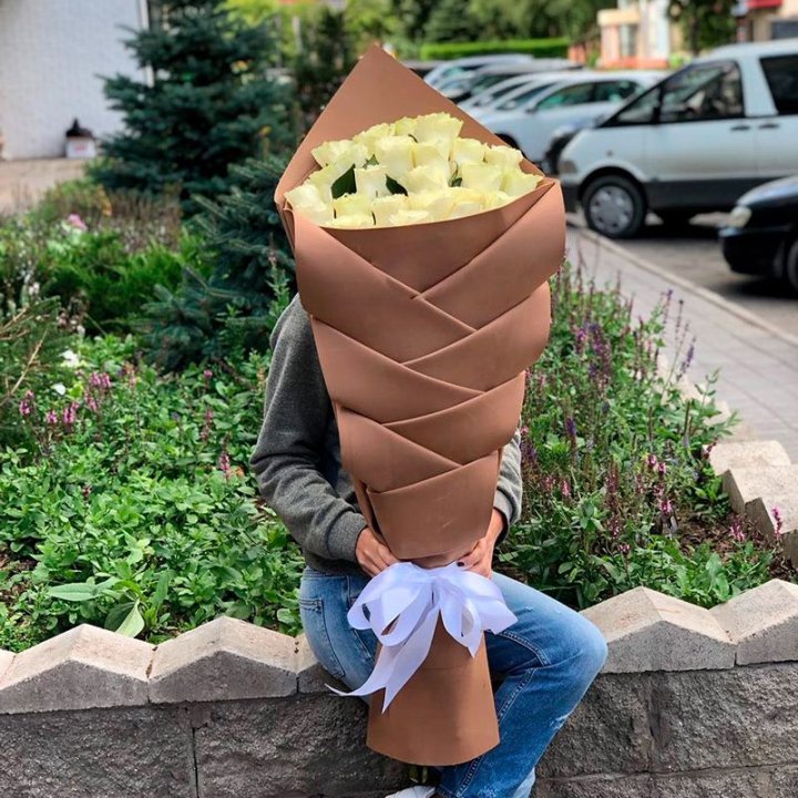 Голландские розы белые "Рыбка" в Иваново