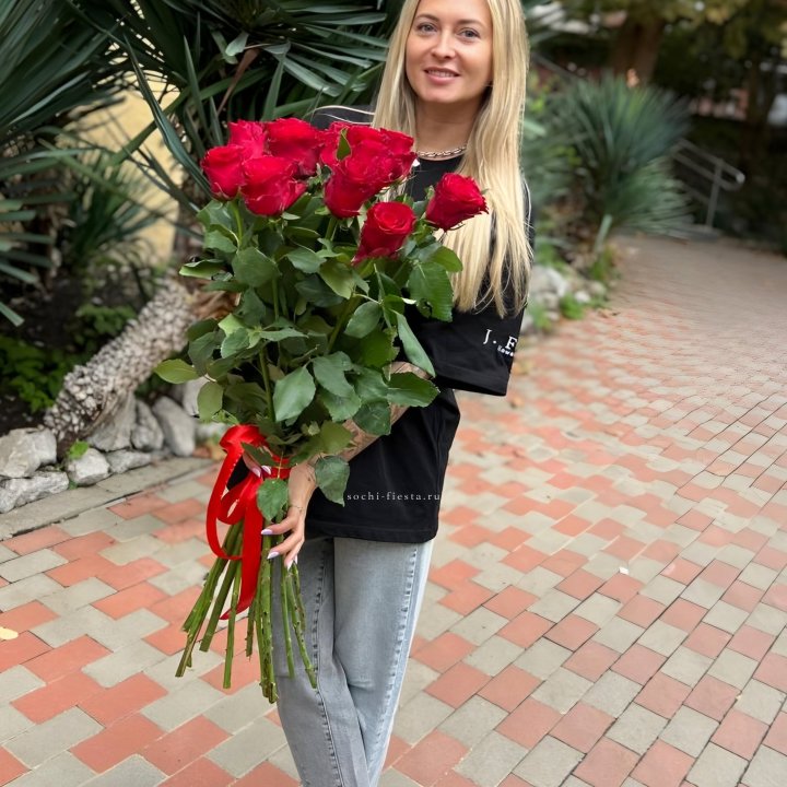 15 высоких красных роз в Иваново