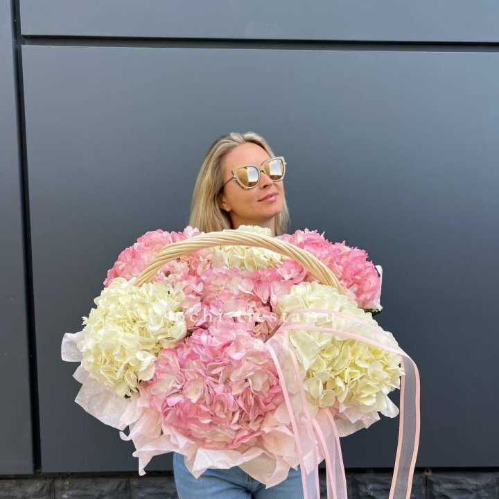 7 гортензий в корзине в Иваново