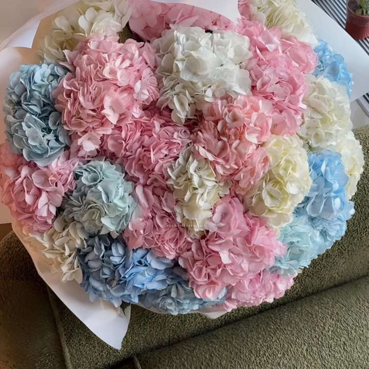 Букет гортензий микс в Иваново