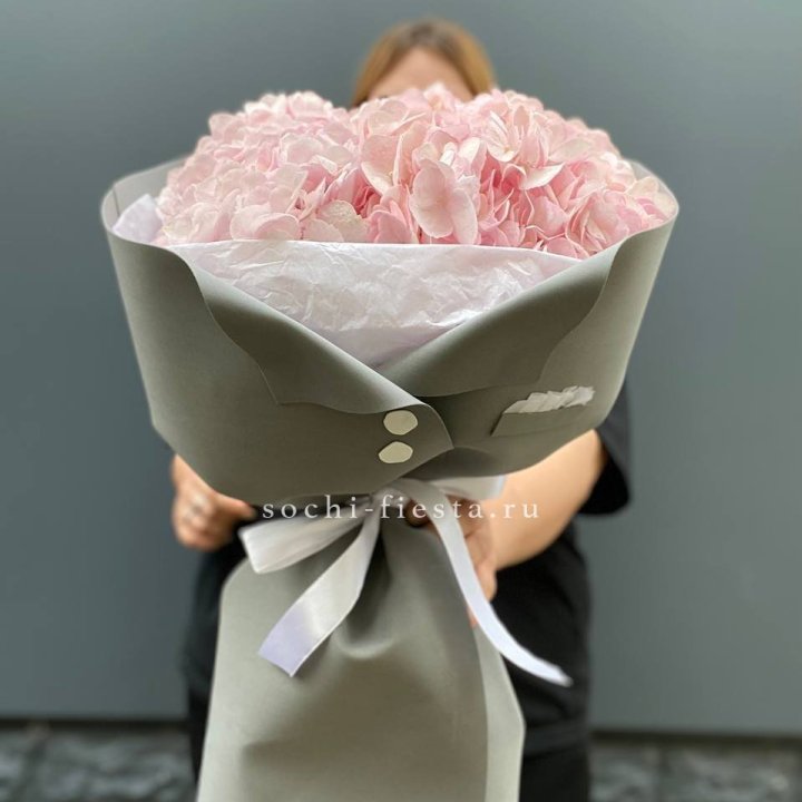  Букет  пиджачок из 5 гортензий в Иваново