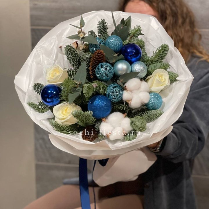Новогодний букет "Синий иней" в Иваново