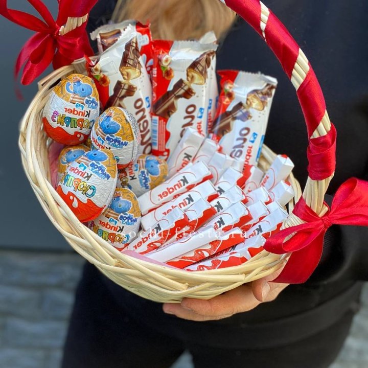 Корзина с киндерами  в Иваново
