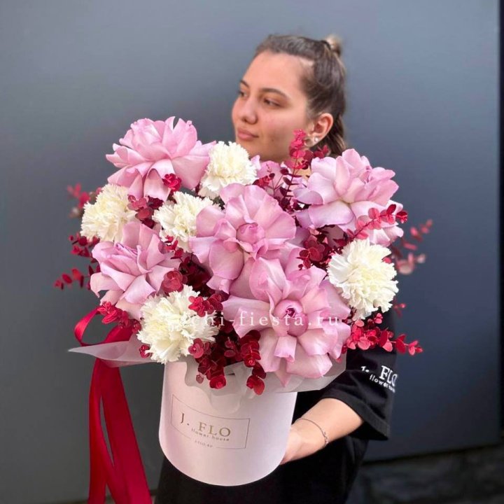 Бокс с французскими розами "Вела вита" в Иваново