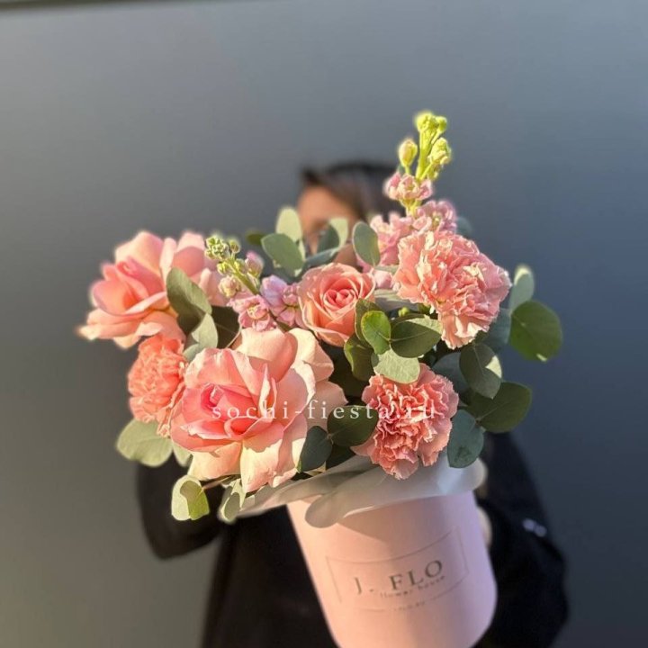 Цветы в боксе "Сизара" в Иваново