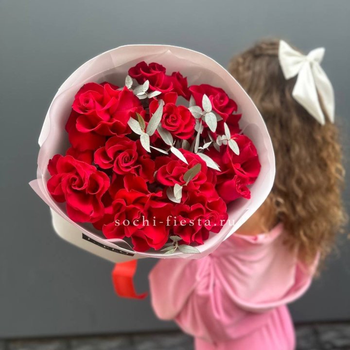 11 Красных французских роз в Иваново