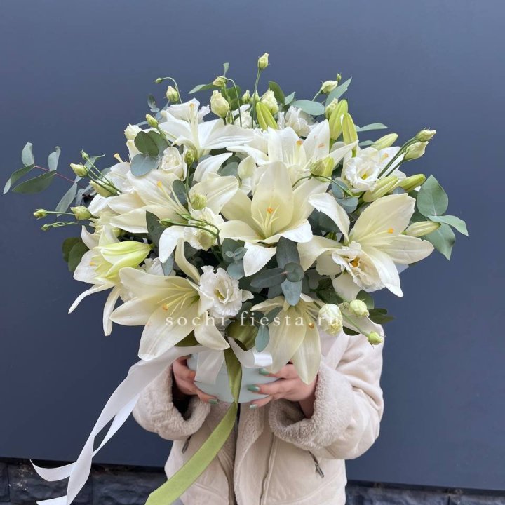 Бокс лилий и эустомы в Иваново