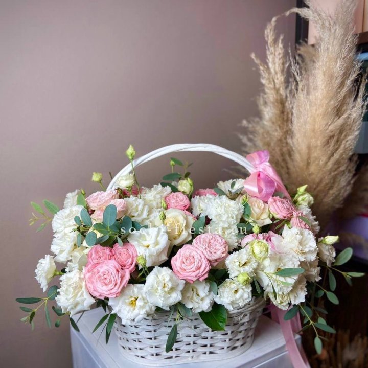 Цветочная корзина "Пинки вайт" в Иваново