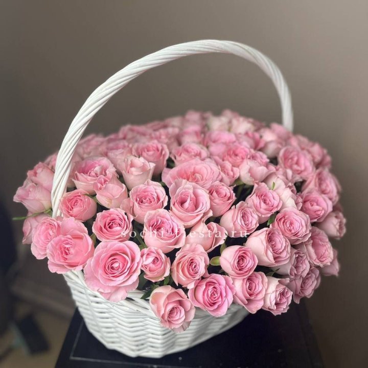 101 розовая роза в корзине в Иваново