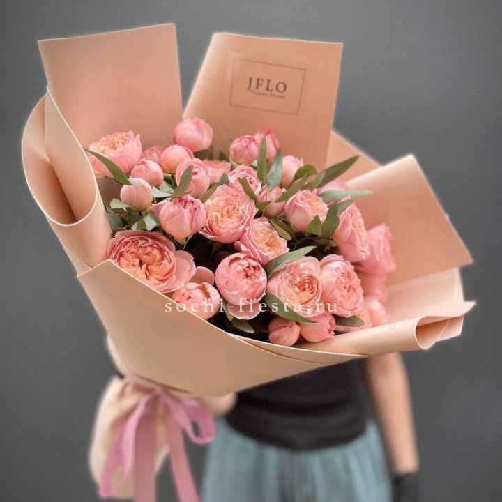 Букет из 9 кустовых роз Джульетта в Иваново