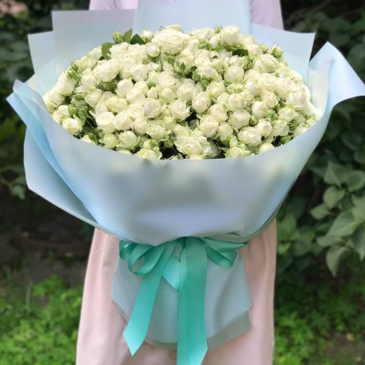 51 белая кустовая роза в Иваново