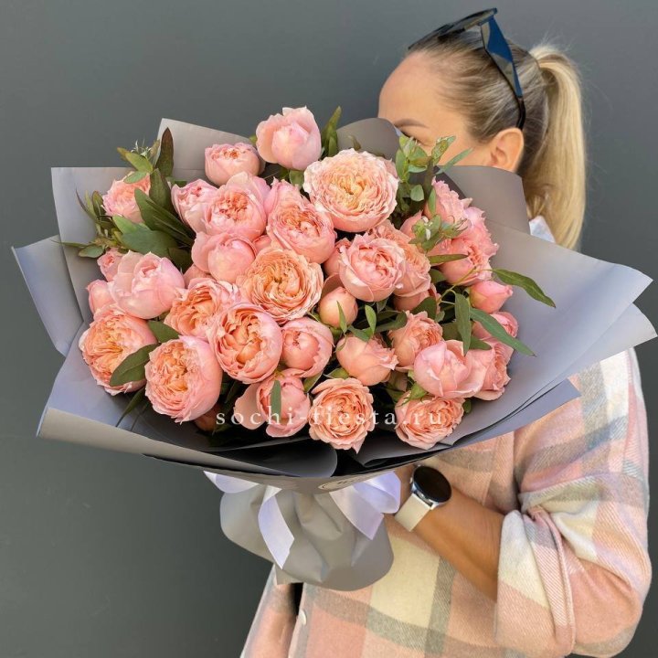 Букет с пионовидными розами "Пивайн" в Иваново