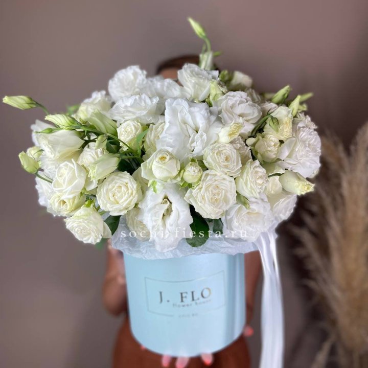 Бокс кустовых роз и эустомы  в Иваново