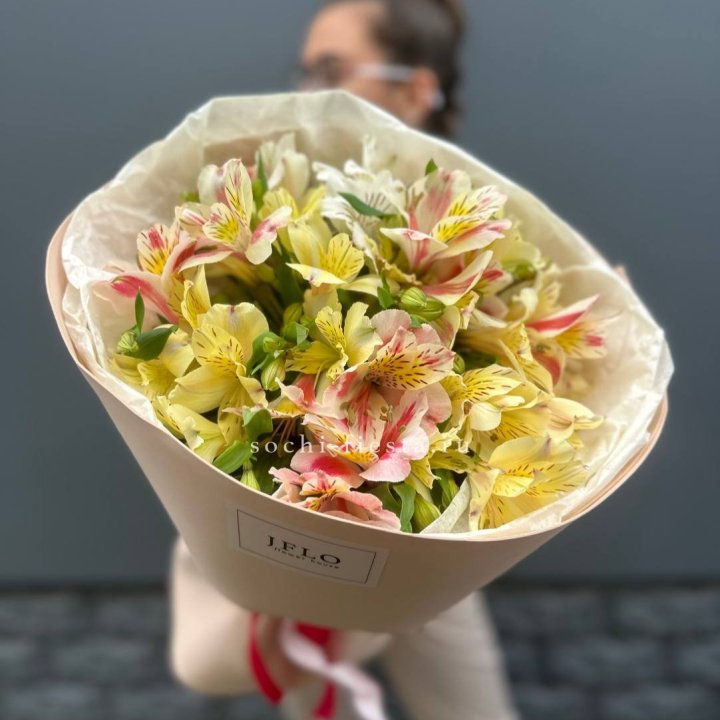 Альстромерии в нежном оформлении в Иваново