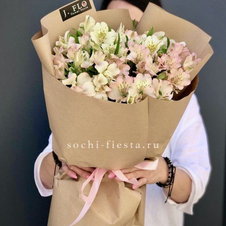 17  альстромерий в крафте в Иваново