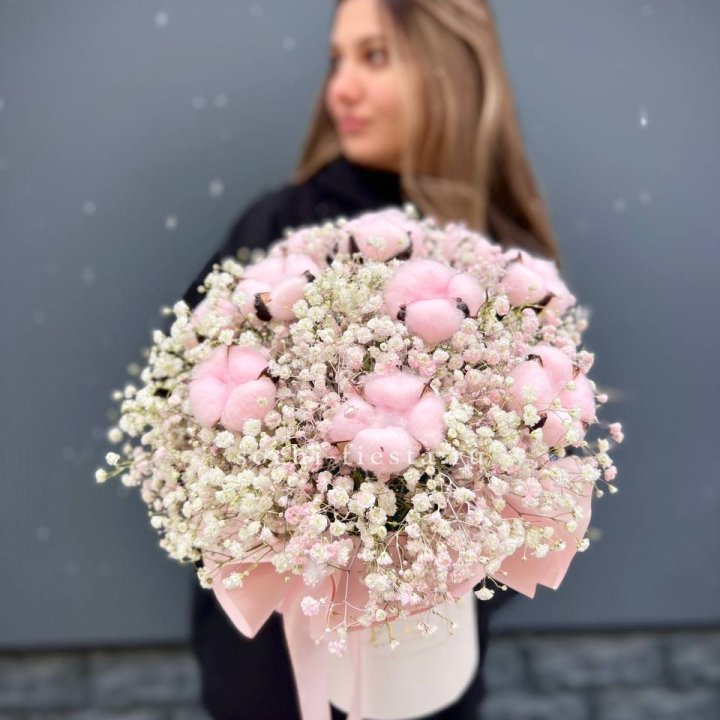 Гипсофилы с хлопком в шляпной коробке в Иваново