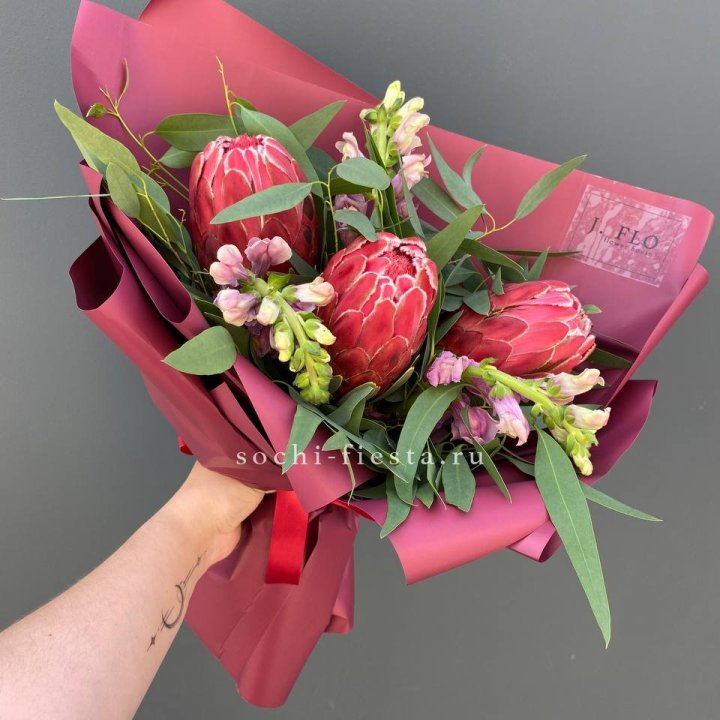 Букет из протеи "Квин" в Иваново