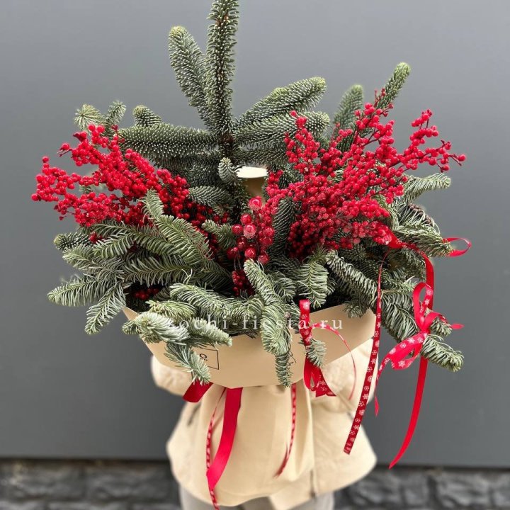 Букет нобилиса и ягод в Иваново