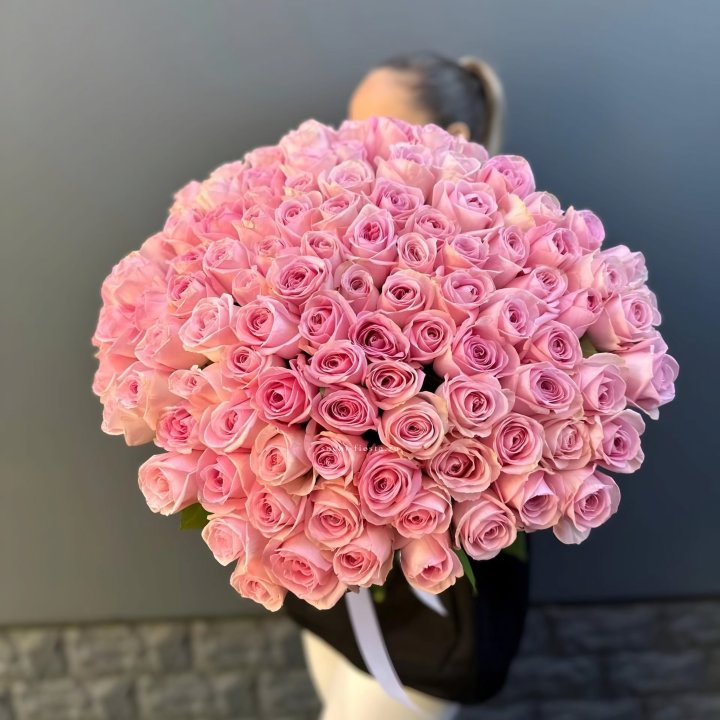 Охапка из 101 розовой розы в Иваново