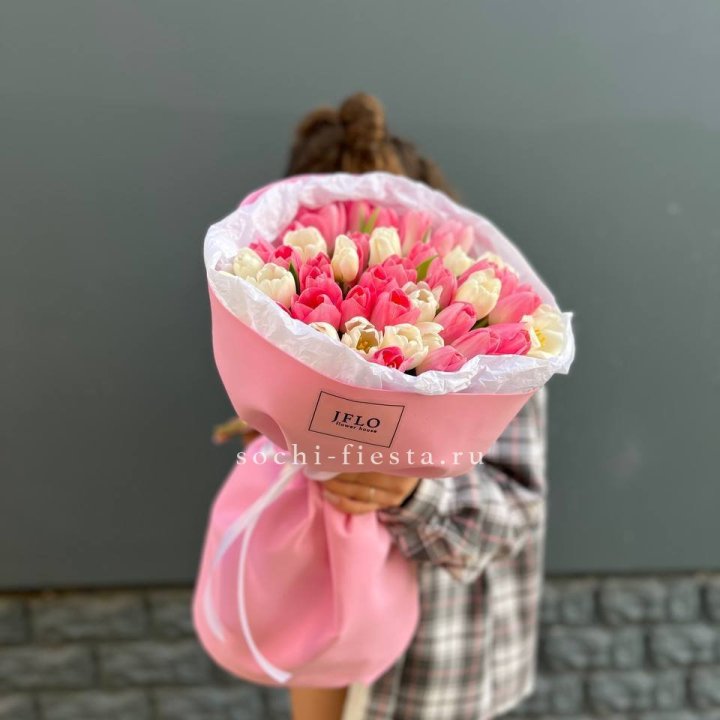 51 бело-розовый тюльпан в Иваново