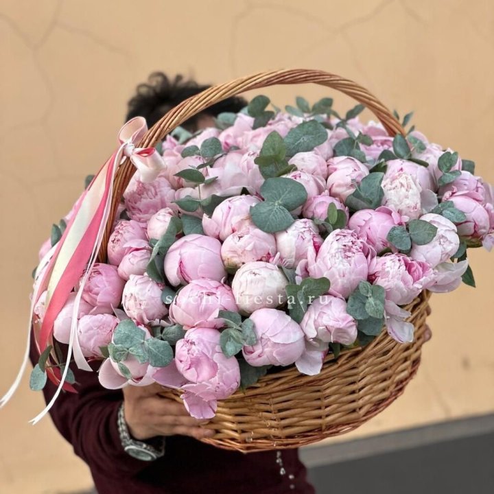 Корзина пионов "75" в Иваново