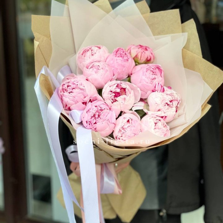 11 пионов в оформлении в Иваново