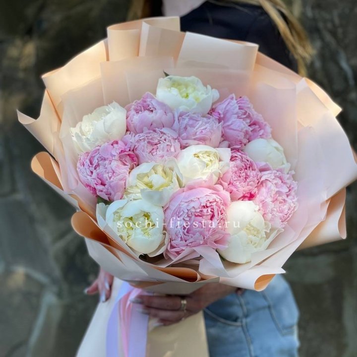 Букет 15 зефирных пионов в Иваново