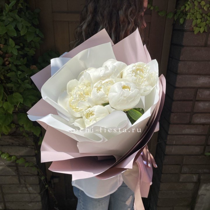 9 белоснежных пионов в Иваново