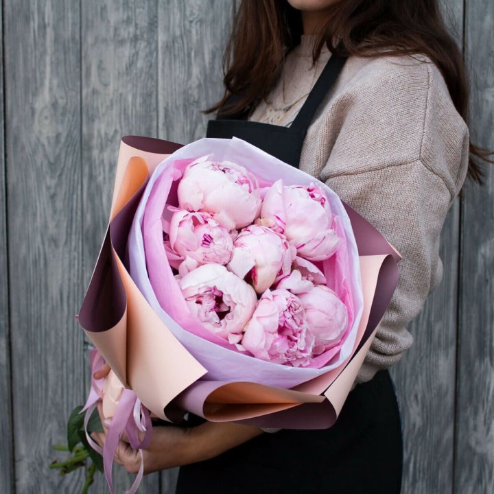 7 зефирных пионов в оформлении в Иваново