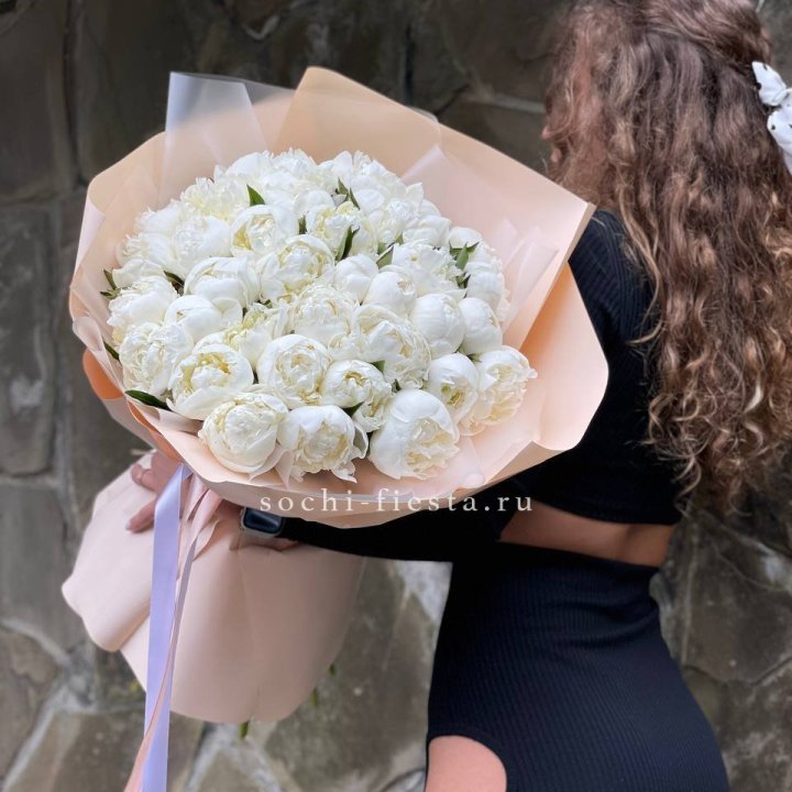 35 белых пион в Иваново