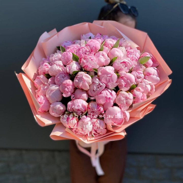 Нежный букет 51 пионов  в Иваново