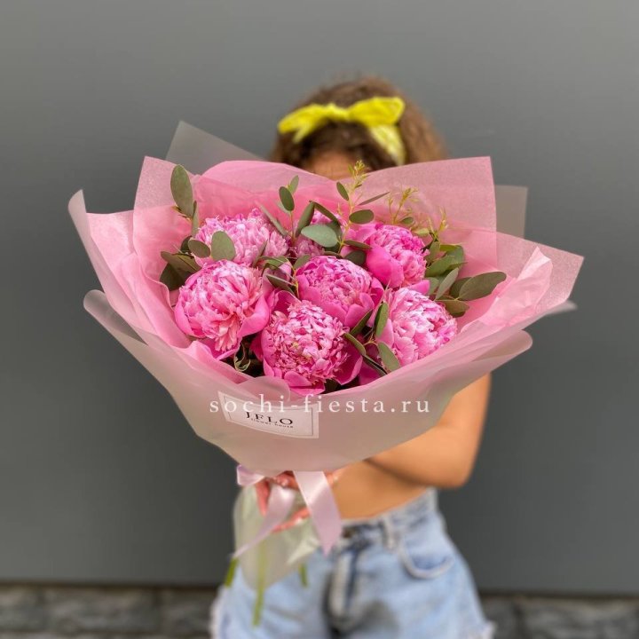 7 ярких пионов в оформлении в Иваново