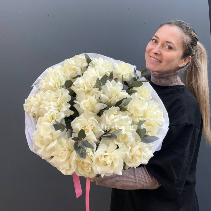 25 Белых французских роз Вайт найс в Иваново