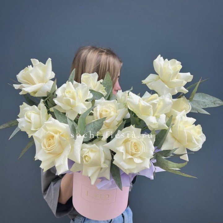 15 Французских роз в боксе в Иваново