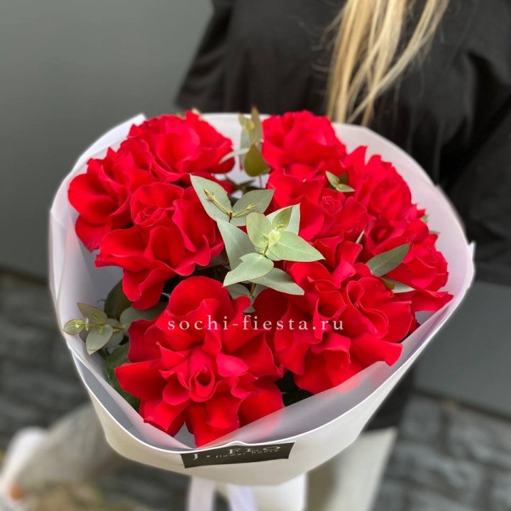 9 Красных французских роз в Иваново